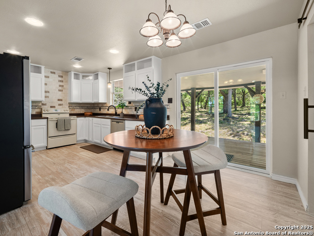 Image 16 of 32 For 504 Oak Grove