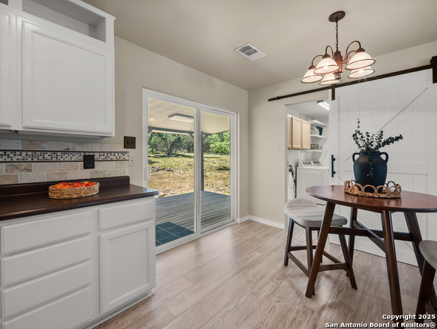 Image 17 of 32 For 504 Oak Grove