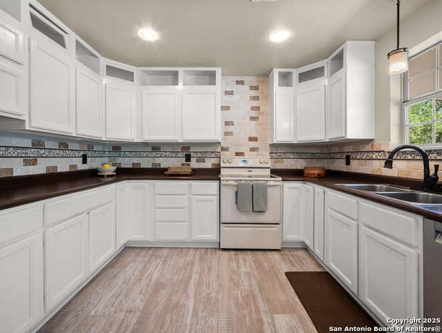 Image 18 of 32 For 504 Oak Grove