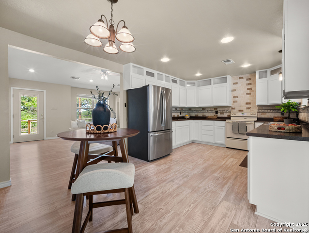 Image 19 of 32 For 504 Oak Grove