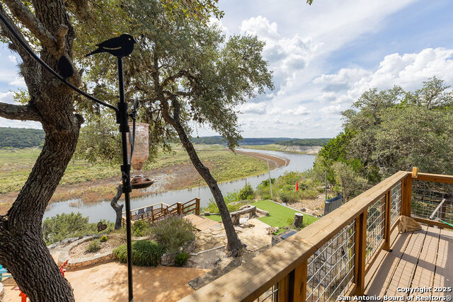 Listing photo id 9 for 309 & 314 Sunset