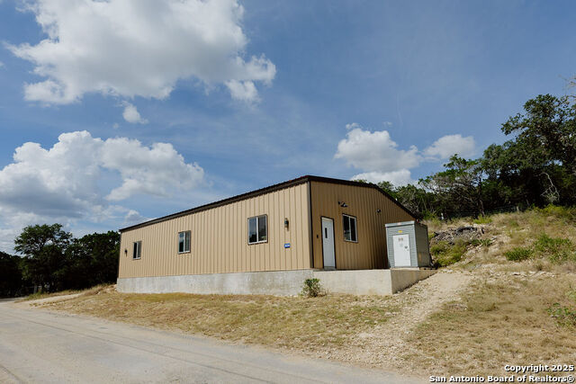 Listing photo id 10 for 309 & 314 Sunset