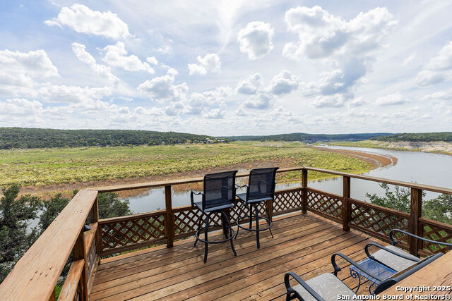 Listing photo id 14 for 309 & 314 Sunset