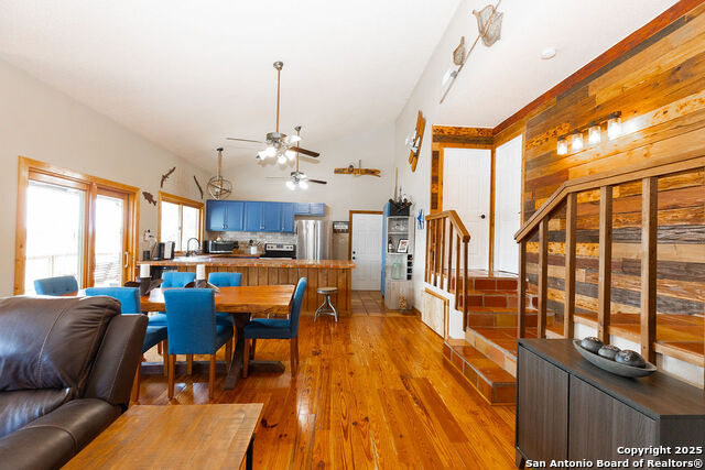 Listing photo id 16 for 309 & 314 Sunset