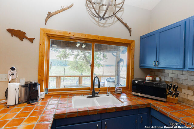 Listing photo id 18 for 309 & 314 Sunset