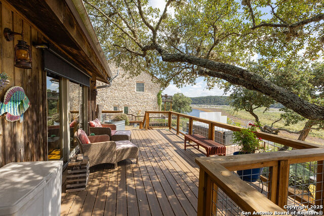 Listing photo id 21 for 309 & 314 Sunset