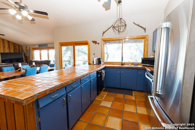 Listing photo id 1 for 309 & 314 Sunset