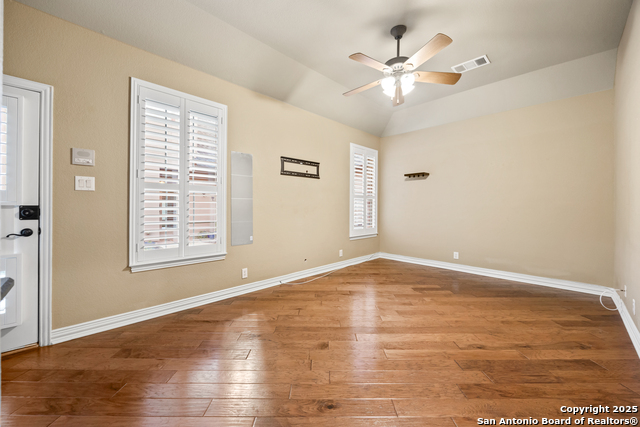 Image 30 of 61 For 8202 Plum Valley