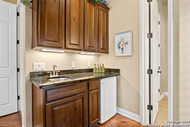 Image 31 of 61 For 8202 Plum Valley