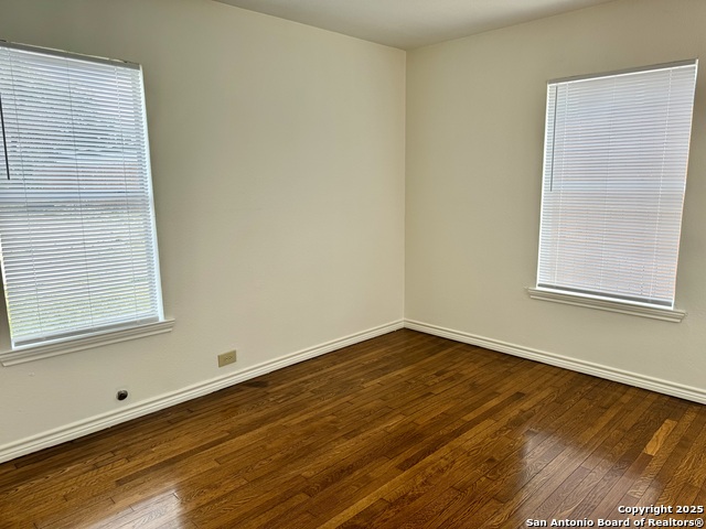 Image 13 of 24 For 513 Eleanor  