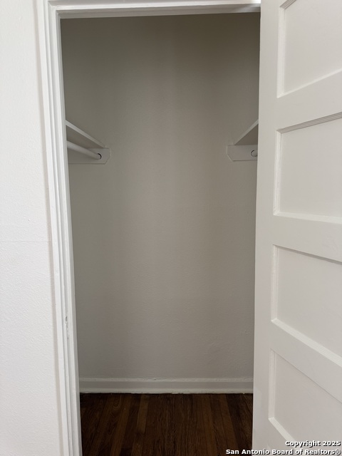 Image 16 of 24 For 513 Eleanor  