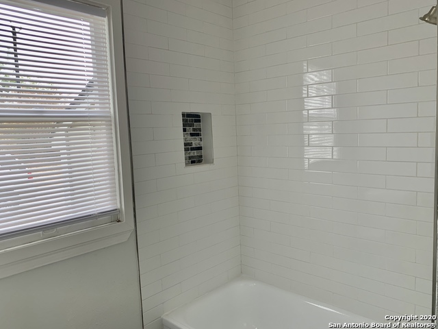 Image 18 of 24 For 513 Eleanor  