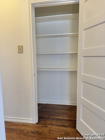 Image 20 of 24 For 513 Eleanor  