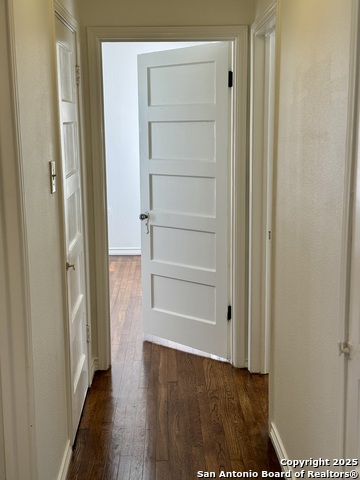 Image 22 of 24 For 513 Eleanor  