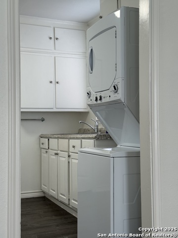 Image 4 of 24 For 513 Eleanor  