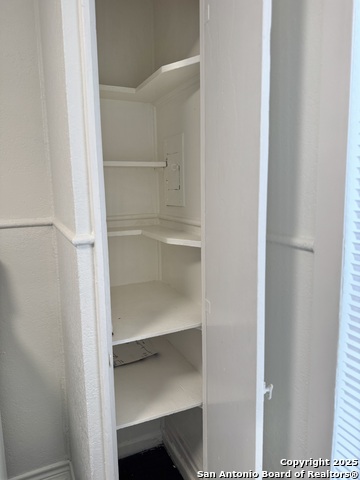 Image 7 of 24 For 513 Eleanor  