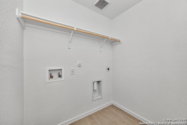 Image 20 of 27 For 8830 Pyron Pl