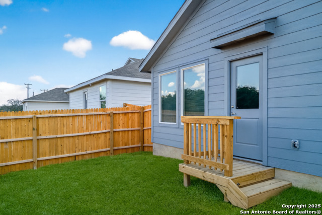 Image 21 of 27 For 8830 Pyron Pl