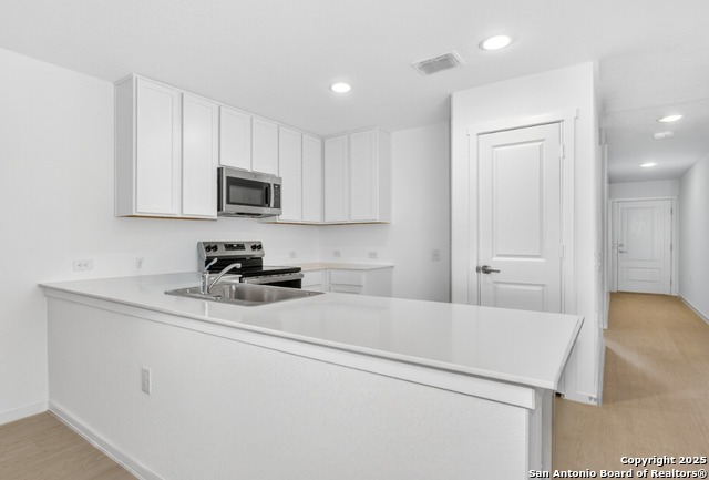 Image 6 of 27 For 8830 Pyron Pl