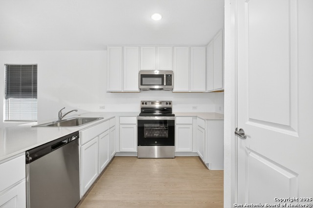 Image 7 of 27 For 8830 Pyron Pl