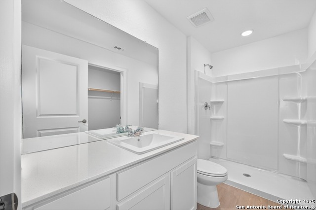 Image 9 of 27 For 8830 Pyron Pl