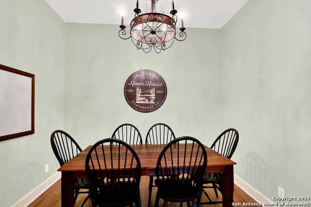 Listing photo id 13 for 914 Gentilz  