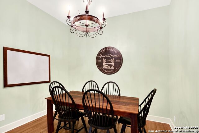 Listing photo id 14 for 914 Gentilz  