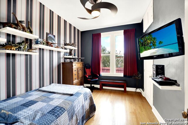 Listing photo id 19 for 914 Gentilz  