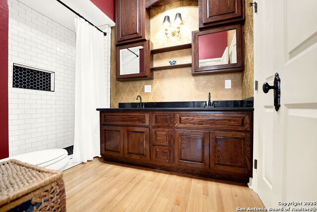 Listing photo id 24 for 914 Gentilz  