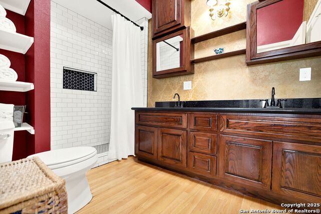 Listing photo id 25 for 914 Gentilz  