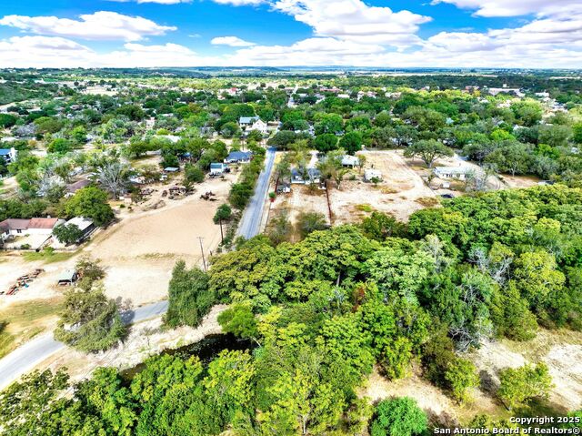 Listing photo id 27 for 914 Gentilz  