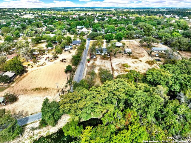 Listing photo id 28 for 914 Gentilz  