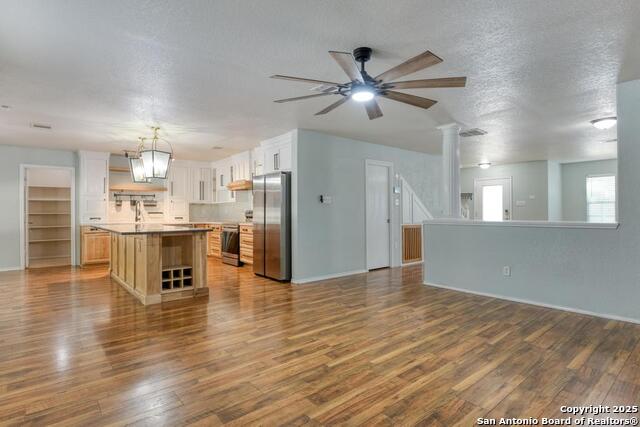 Image 6 of 33 For 6135 Donely Pl