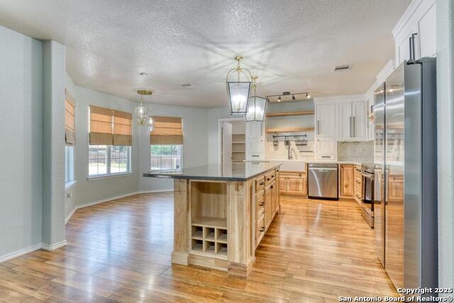 Image 7 of 33 For 6135 Donely Pl