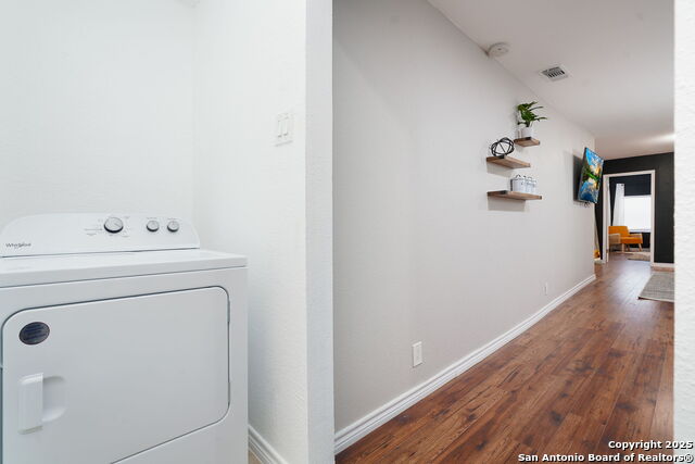 Listing photo id 14 for 119 Park