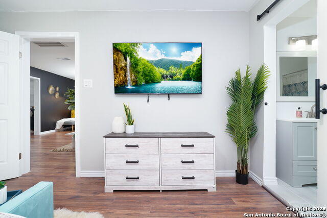 Listing photo id 26 for 119 Park