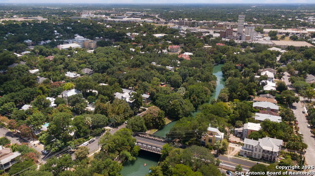 Listing photo id 45 for 119 Park