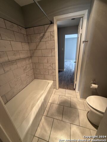 Image 12 of 14 For 4918 Ali Ave #2