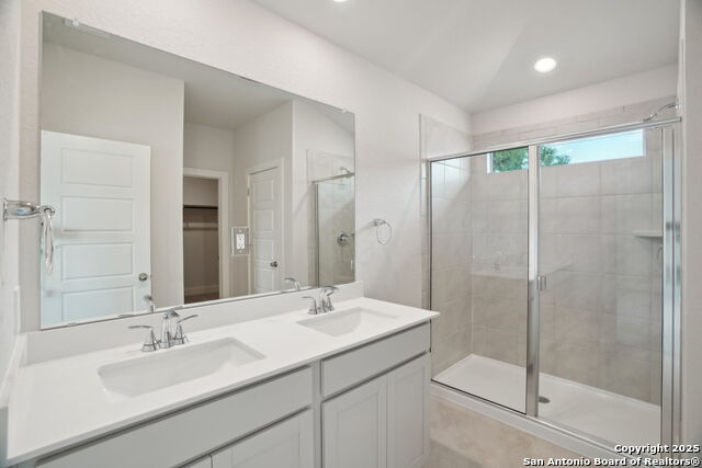 Image 18 of 35 For 14527 Rainwater Trail