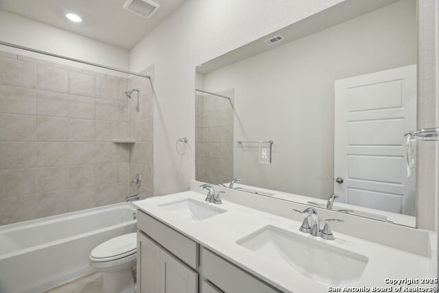 Image 22 of 35 For 14527 Rainwater Trail