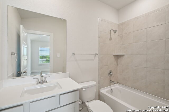 Image 26 of 35 For 14527 Rainwater Trail