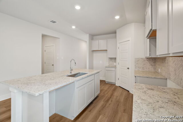 Image 8 of 35 For 14527 Rainwater Trail