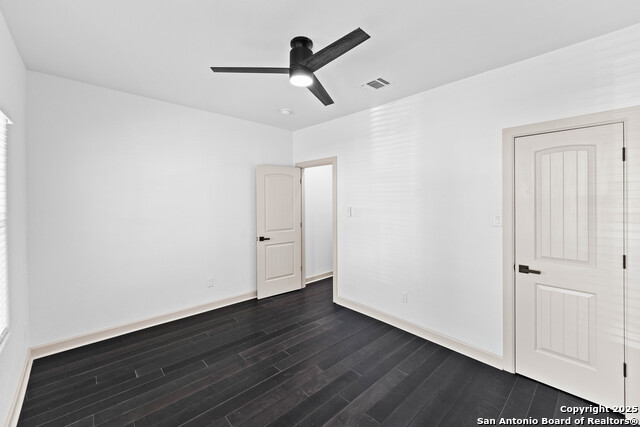 Listing photo id 13 for 127 Haynes  