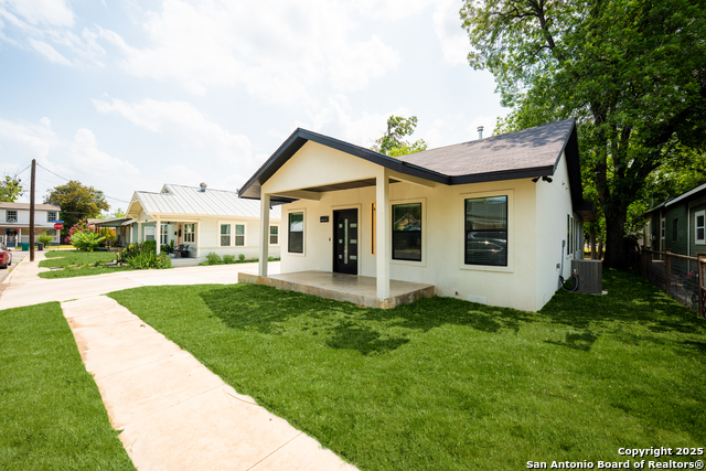 Listing photo id 0 for 127 Haynes  