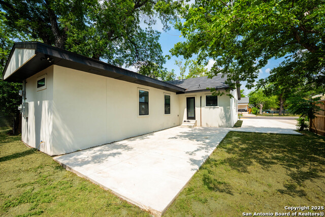 Listing photo id 24 for 127 Haynes  