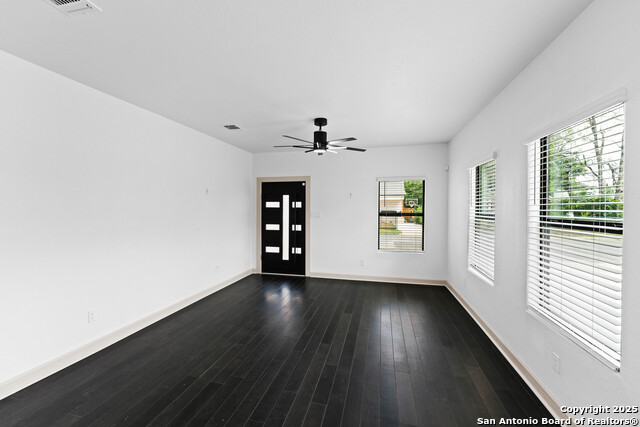 Listing photo id 3 for 127 Haynes  