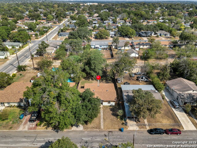 Image 3 of 16 For 3611 Southport