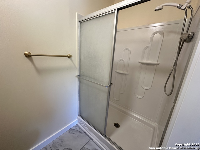 Image 17 of 34 For 286 Valley View