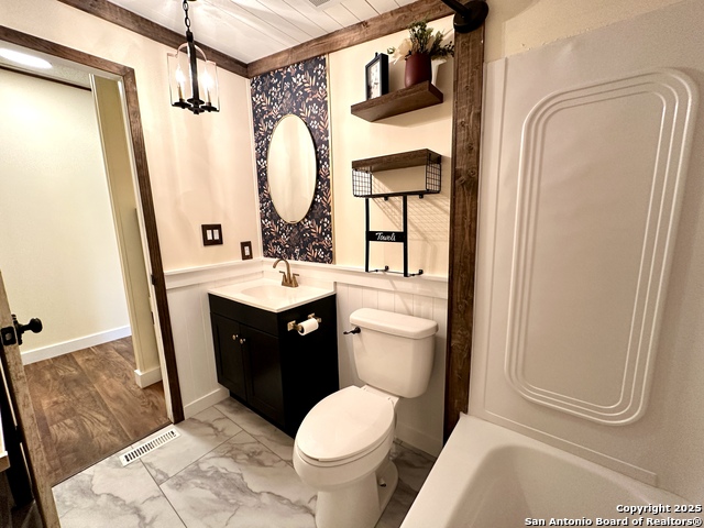 Image 19 of 34 For 286 Valley View