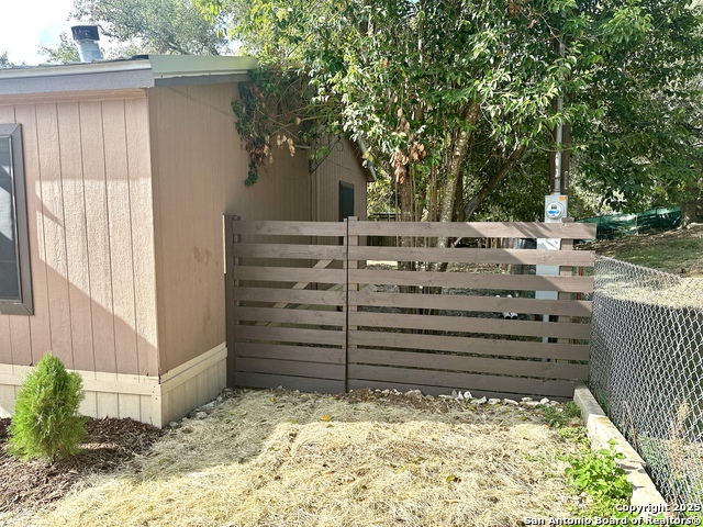 Image 26 of 34 For 286 Valley View